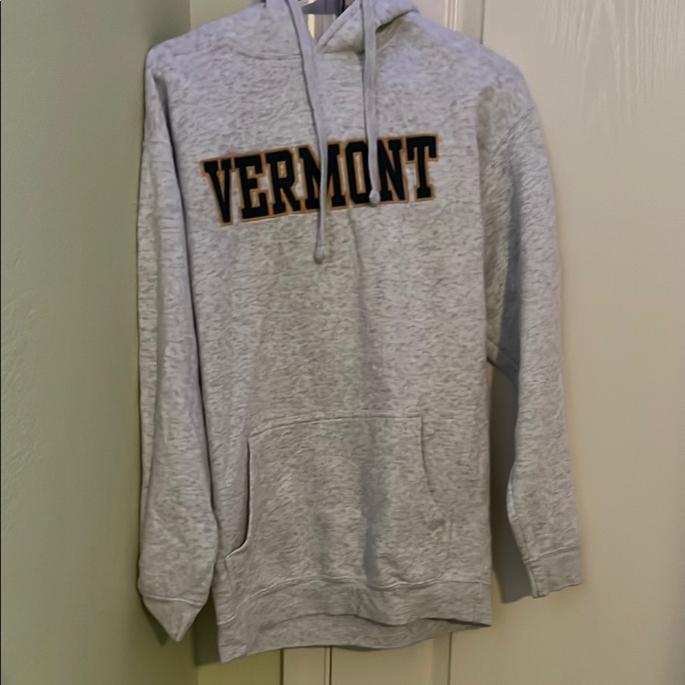 Gray Vermont Sweater with Classic Design